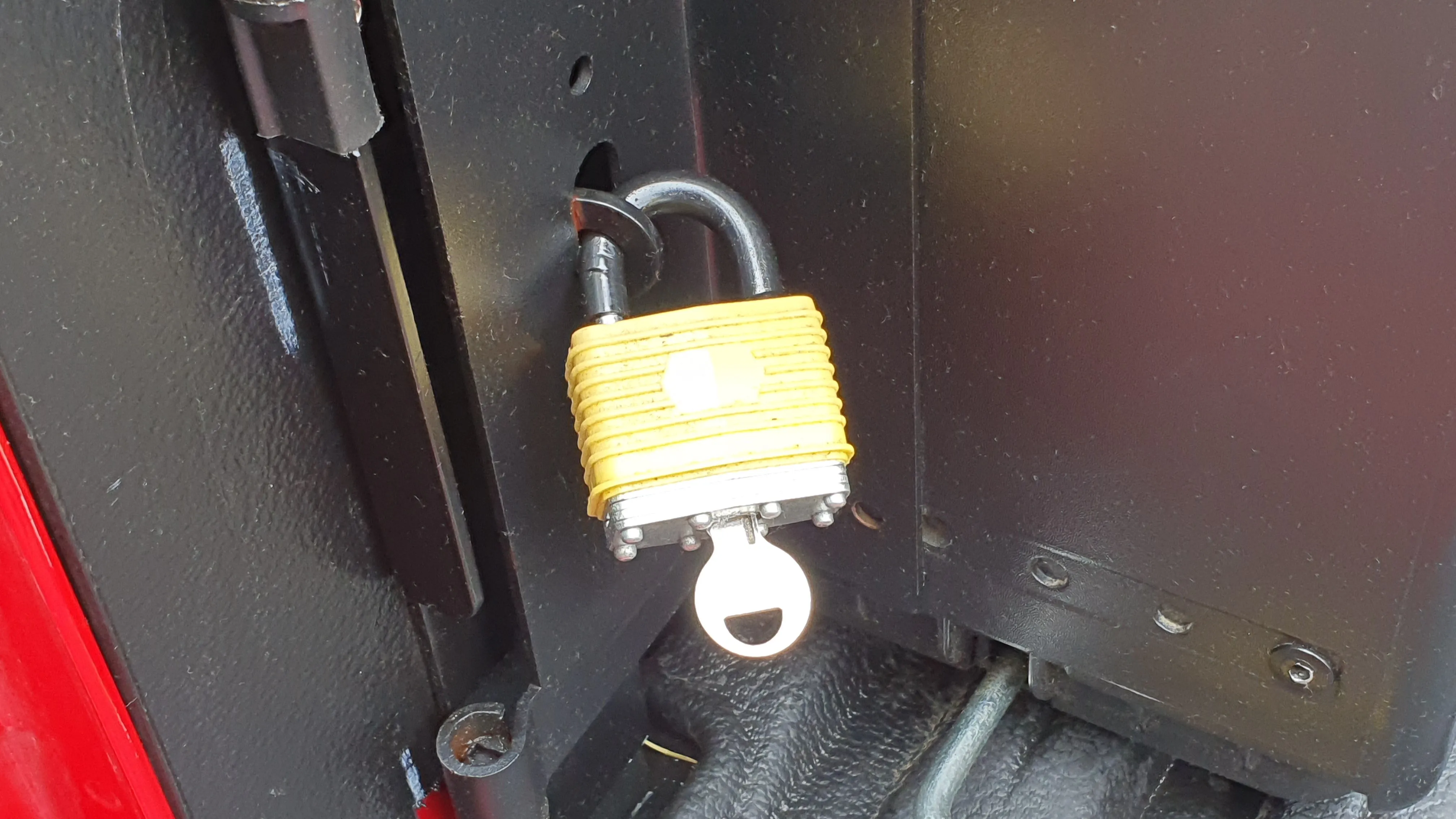 Toyota TUNDRA 2014-2020 SMART TUB LOCKER - Secure Swing Lift out Case